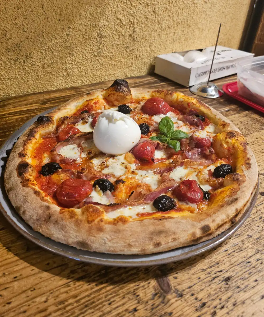 Pizza della casa - dettaglio